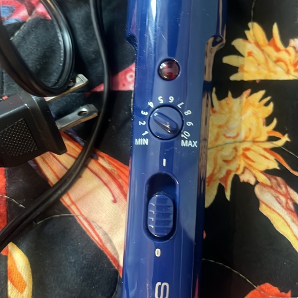 🌻 Curling Iron - Picture 2 of 2